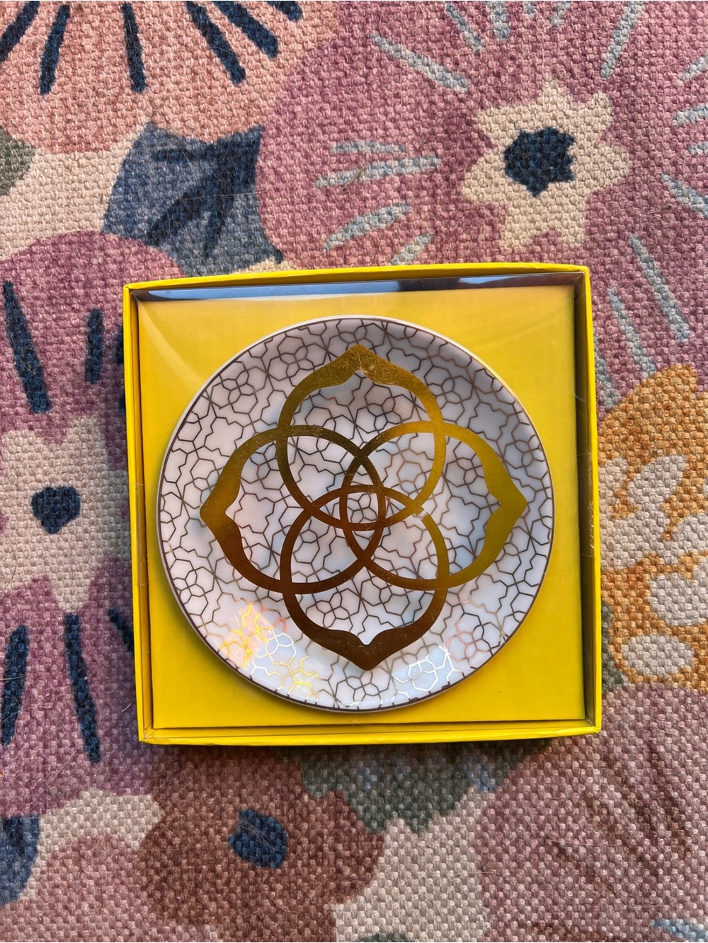 KENDRA SCOTT Decorative Gold-Accent Trinket Dish - White & Gold